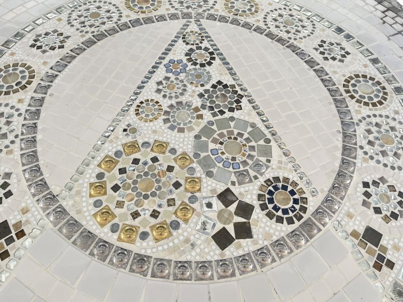 Custom mosaic tile accents